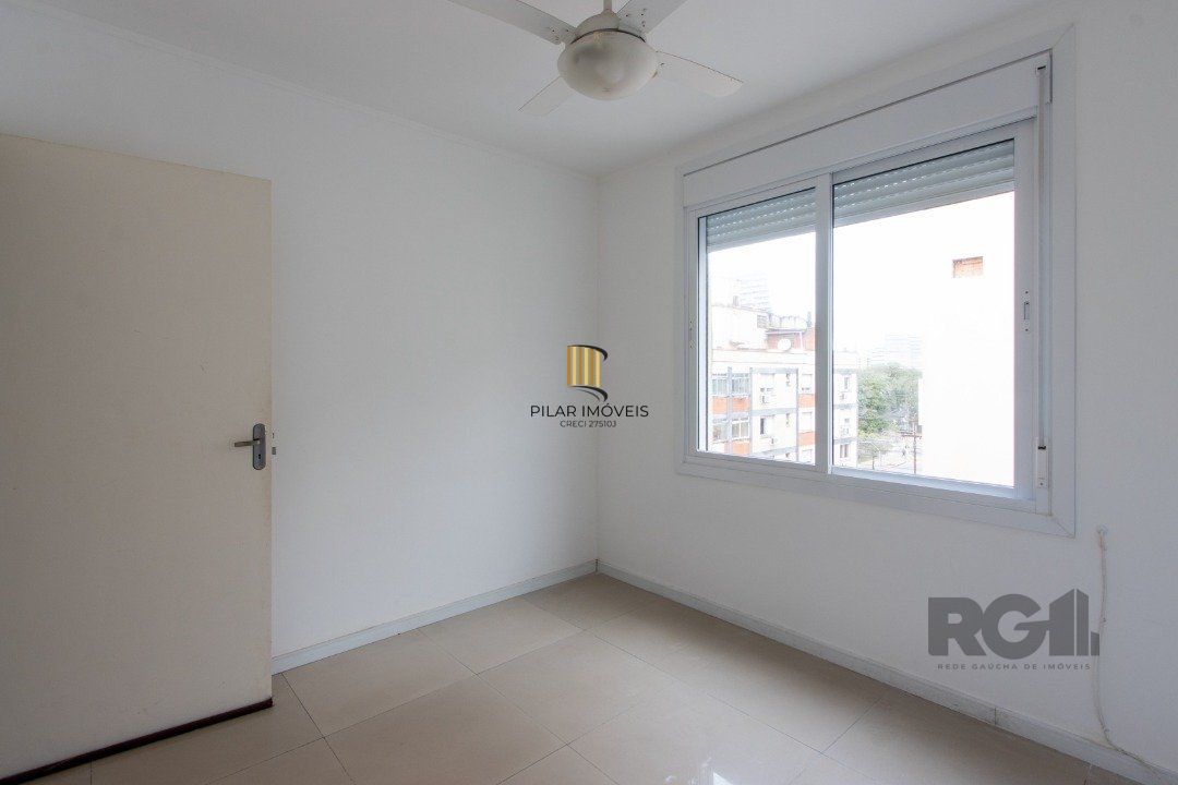 Apartamento reformado,  2 quartos, elevador - Centro Histórico