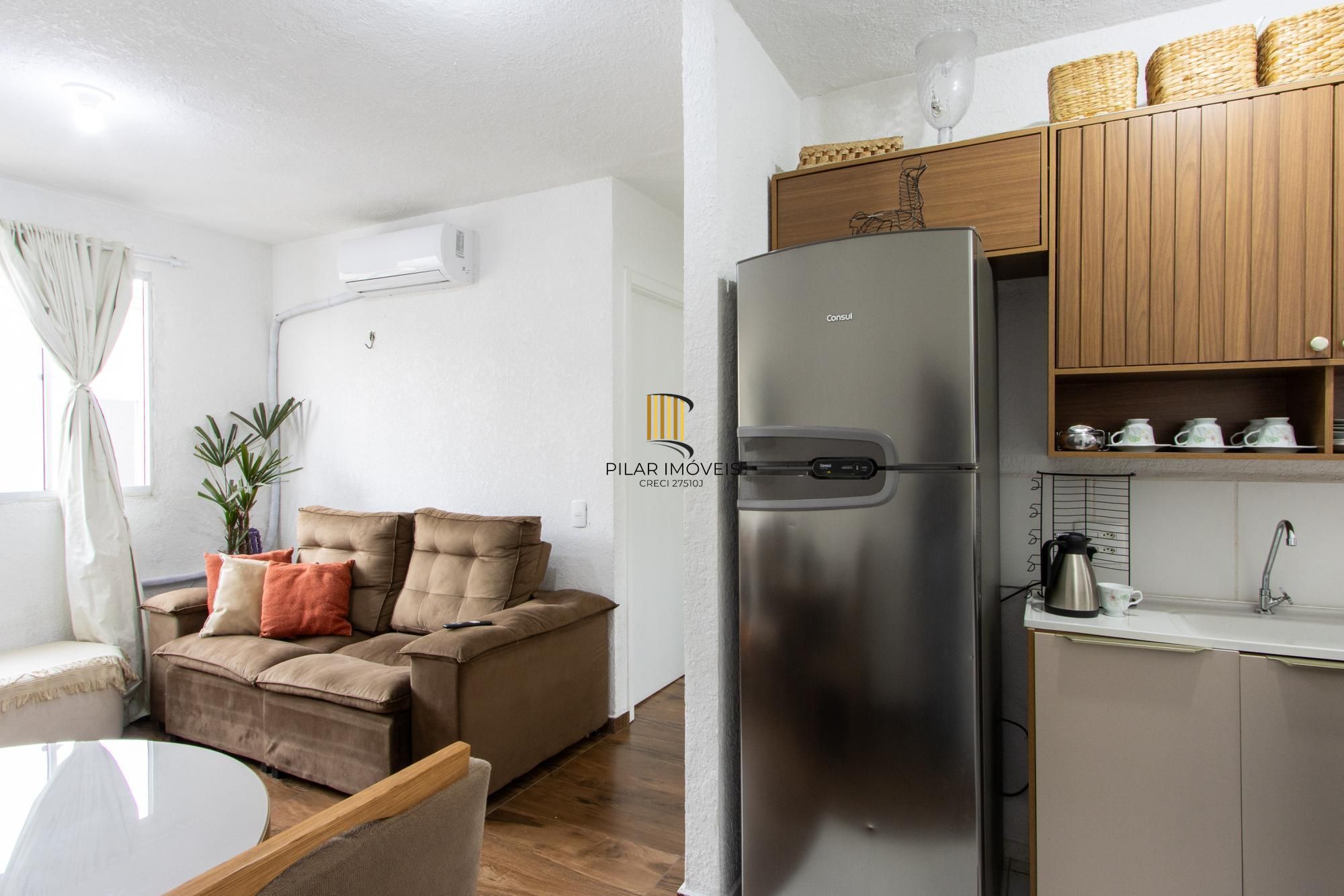 Charmoso Apartamento Semimobiliado de 2 Dormitórios e 1 vaga de garagem no bairro Restinga!