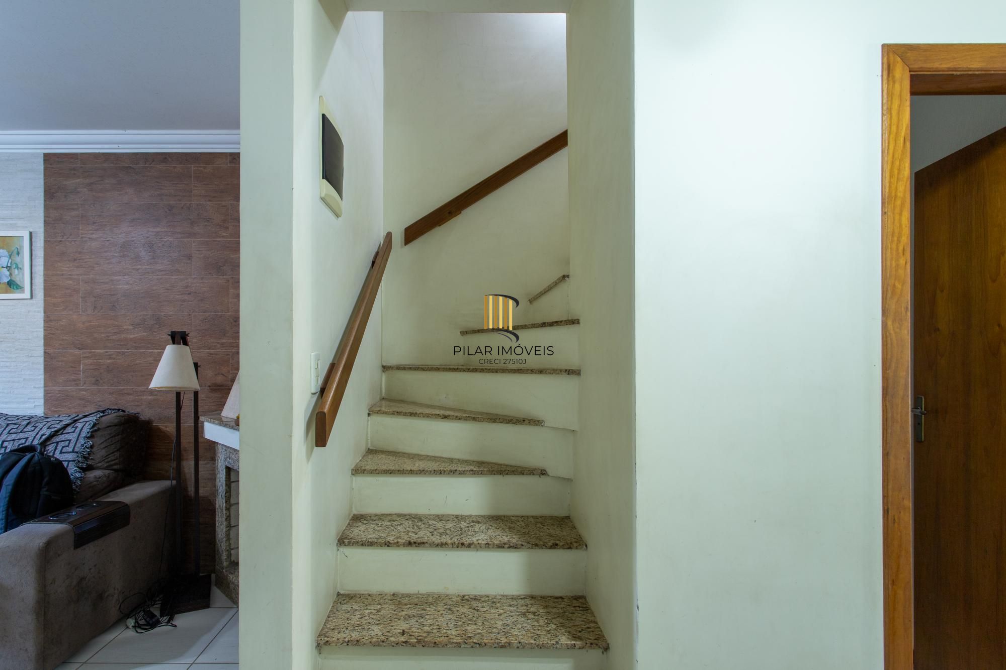 Casa 3 dormitórios no bairro Hípica