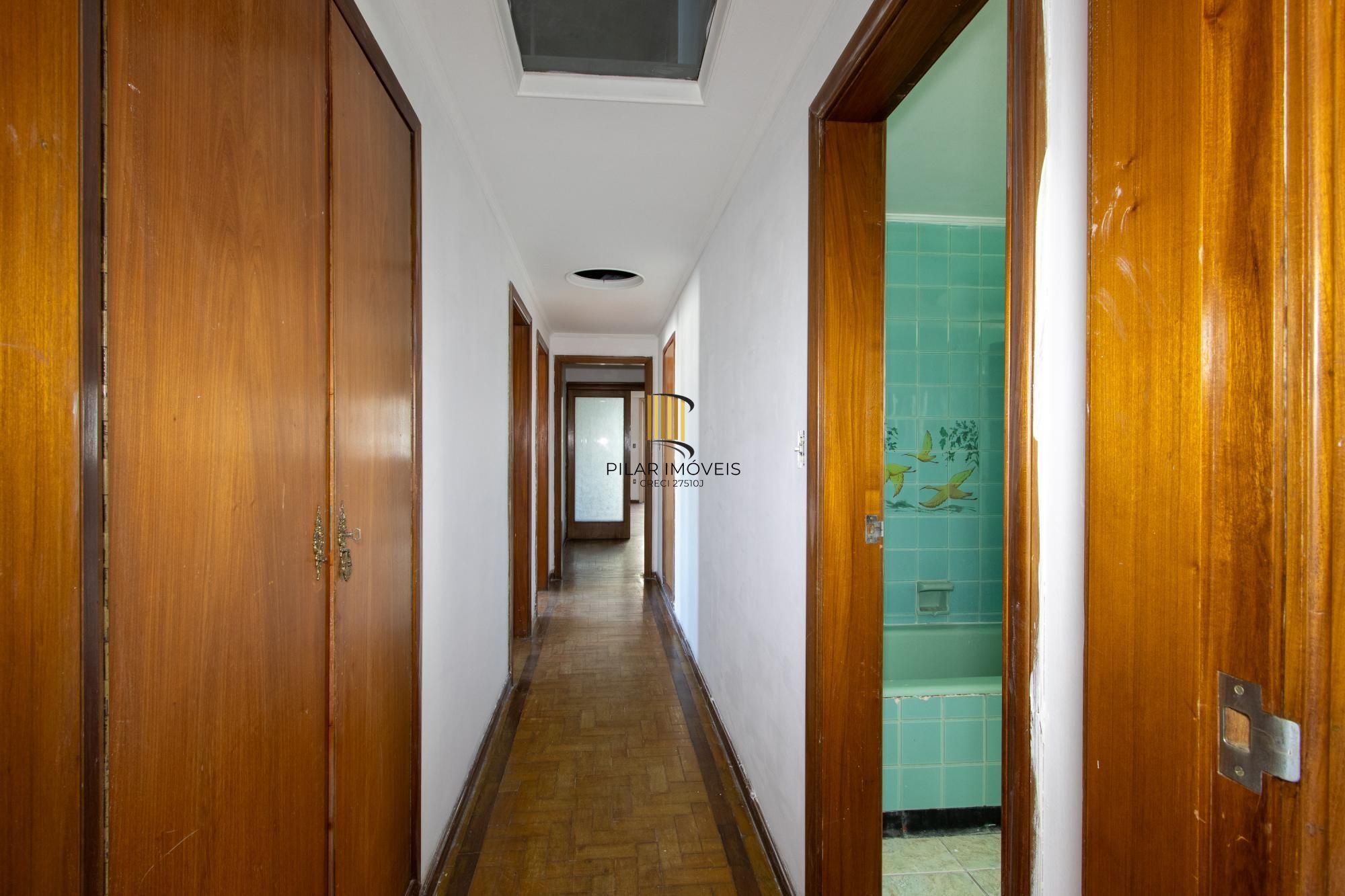 Apartamento para Venda - 238m², 3 dormitórios, sendo 1 suites, 1 vaga - Floresta