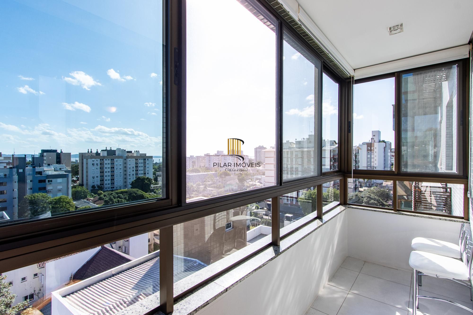 Excelente apartamento de 3 dormitórios, 1 suíte e 2 vagas no bairro Tristeza.