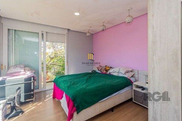 Possui 3 dormitórios sendo 1 ampla suíte com closet e sacada, living em conceito aberto,  cozinha integrada