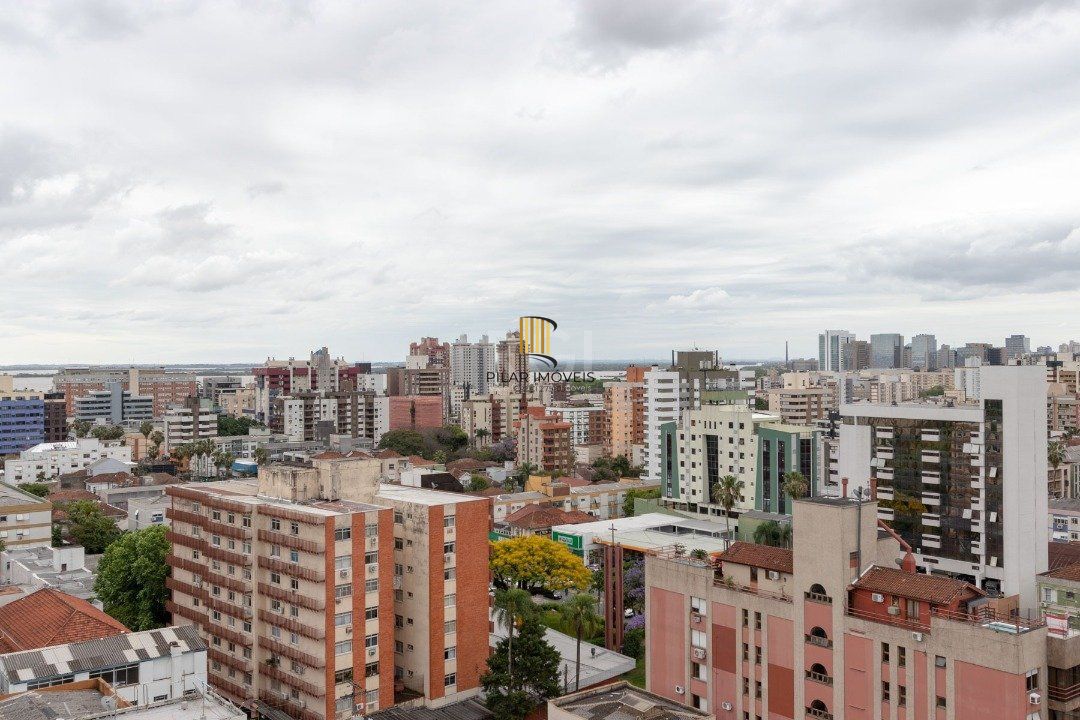 Cobertura para Venda - 302m², 4 dormitórios, sendo 1 suites, 3 vagas - Menino Deus