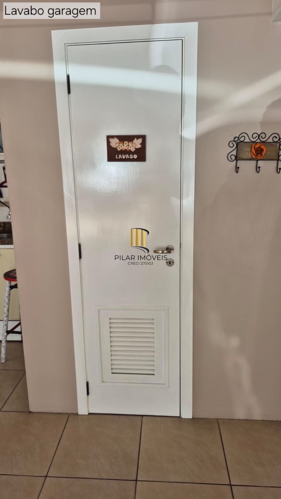 Excelente casa de 4 dormitórios, 1 suíte e 2 vagas em Novo Hamburgo.