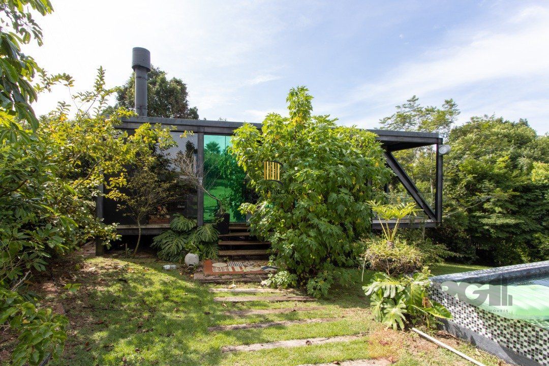 Casa de Condomínio 4 dormitórios no bairro Vila Nova
