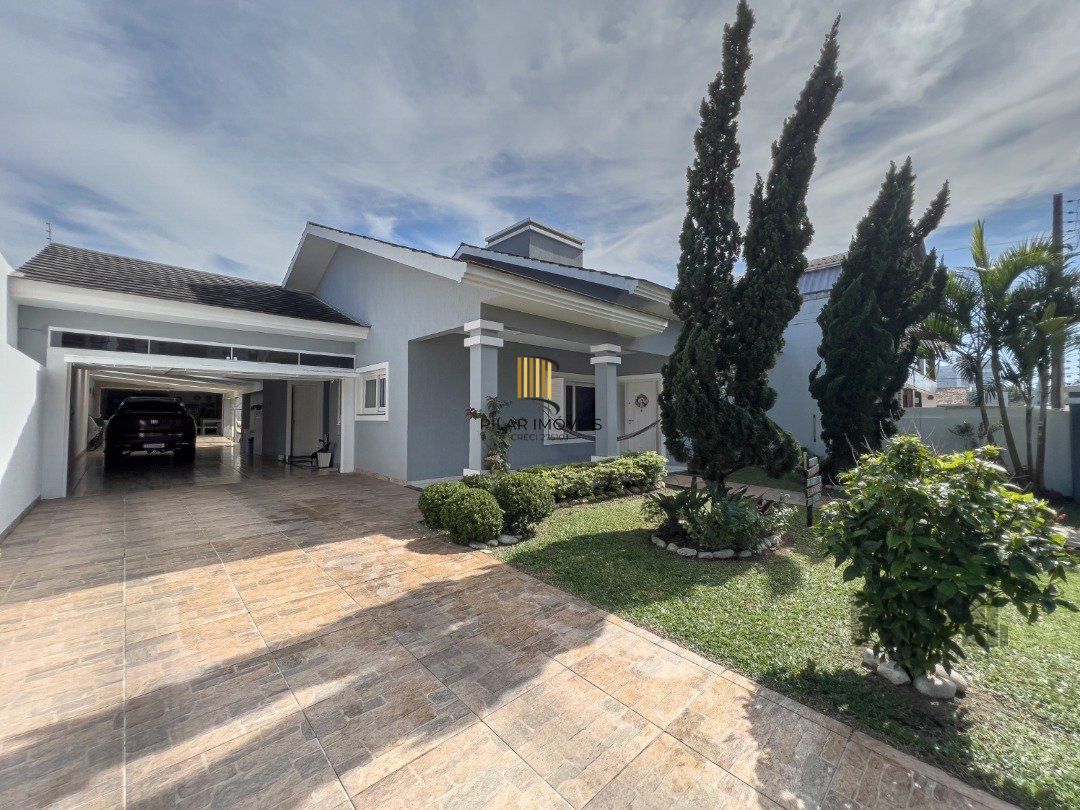 Casa Térrea mobiliada com 5 dormitórios 350m² de área - Navegantes - Capão da Canoa - Pilar Imóveis