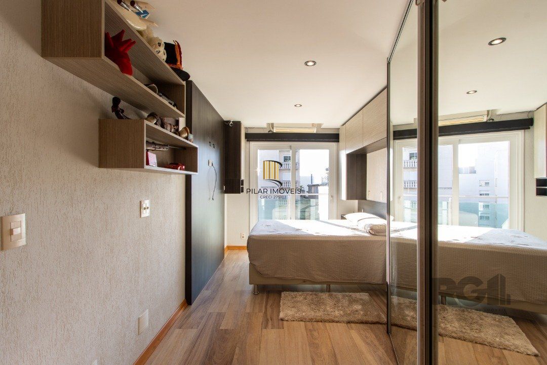 Casa com 5 suites com area privativa 714,00