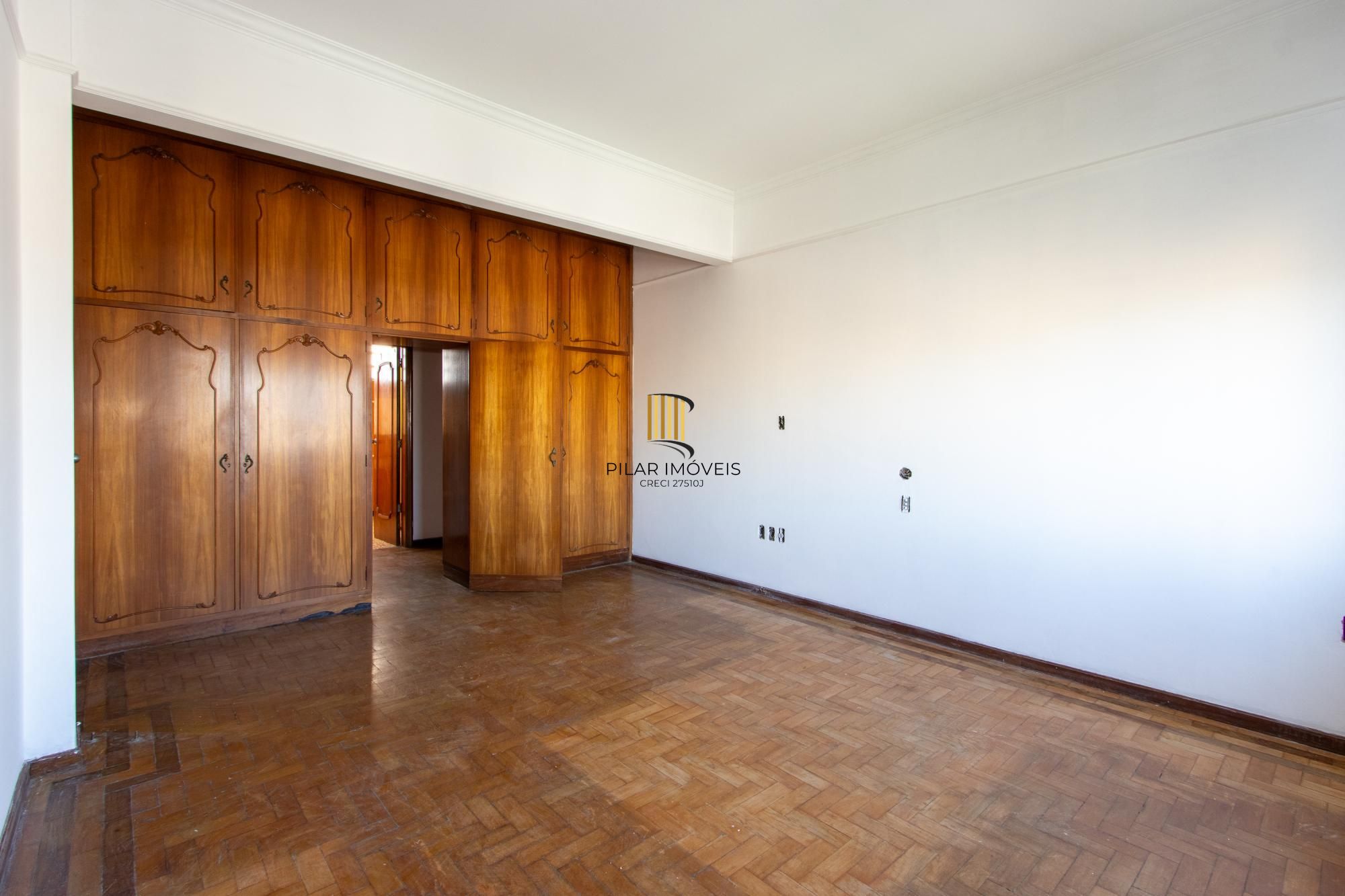 Apartamento para Venda - 238m², 3 dormitórios, sendo 1 suites, 1 vaga - Floresta