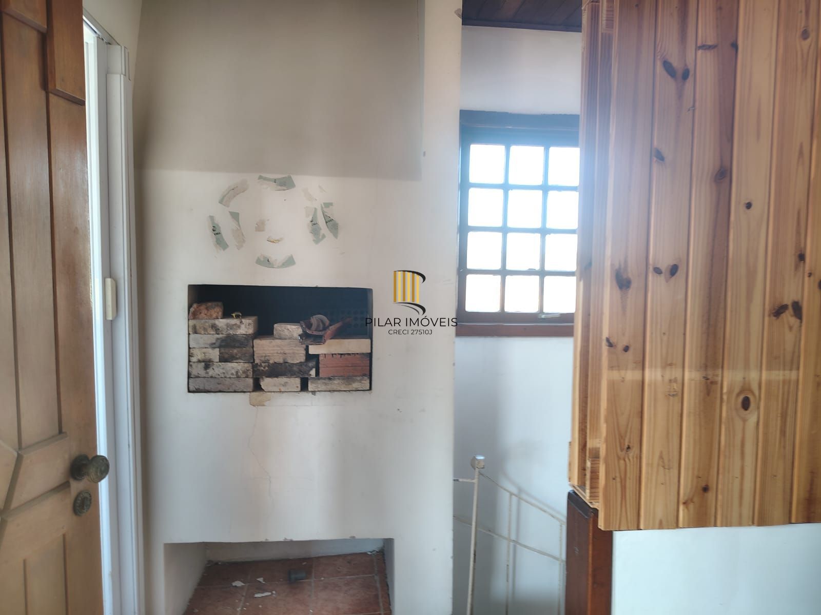 Casa de 4 dormitórios, 1 suíte e 4 vagas de garagem no bairro Cavalhada.