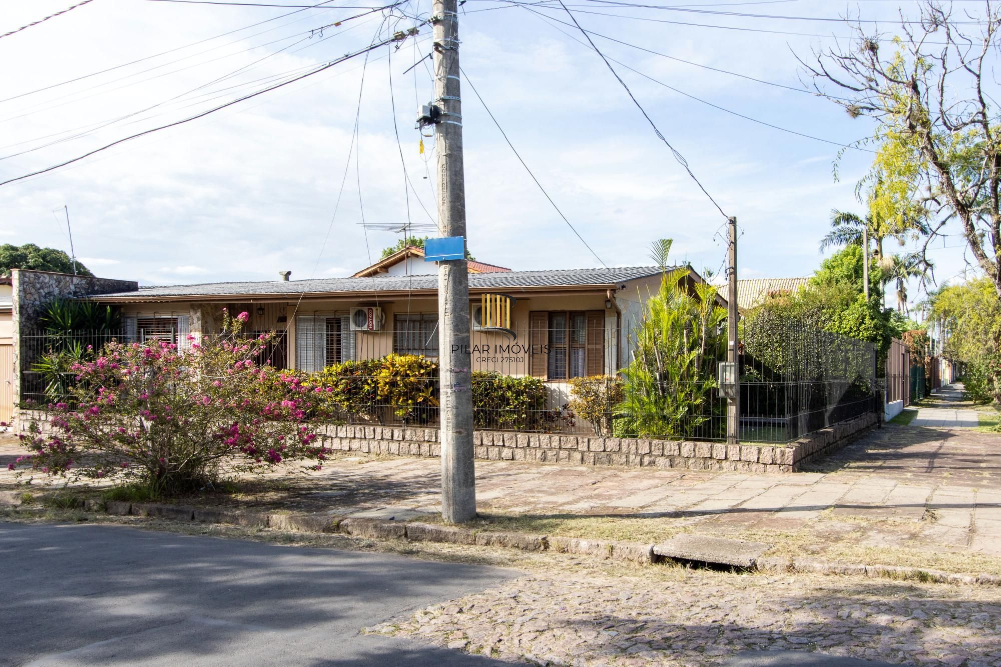 Casa para Venda - 180m², 3 dormitórios, sendo 1 suites, 2 vagas - Ipanema
