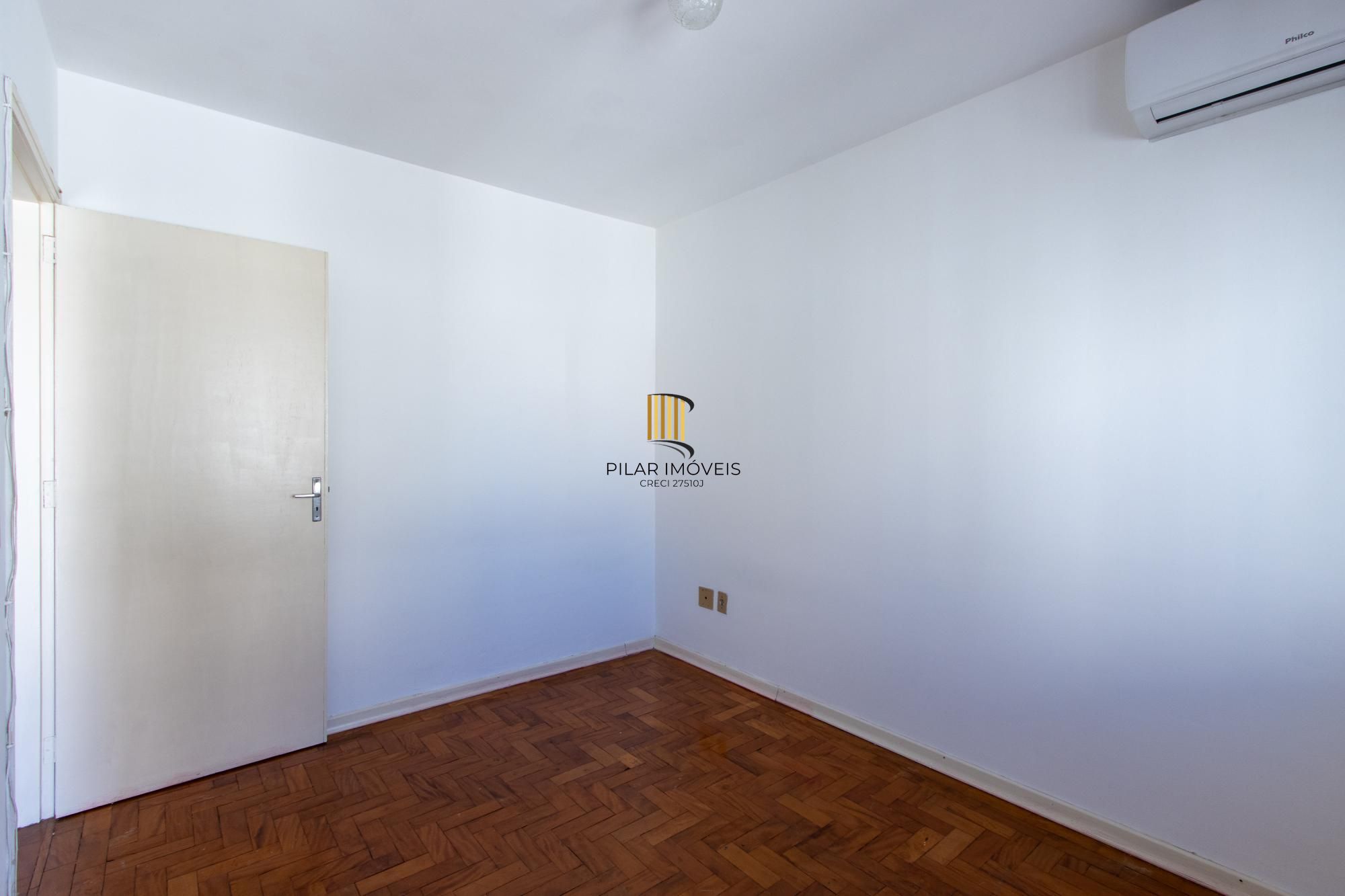 Apartamento 1 quarto, com sacada, andar alto com vista livre - Centro Histórico