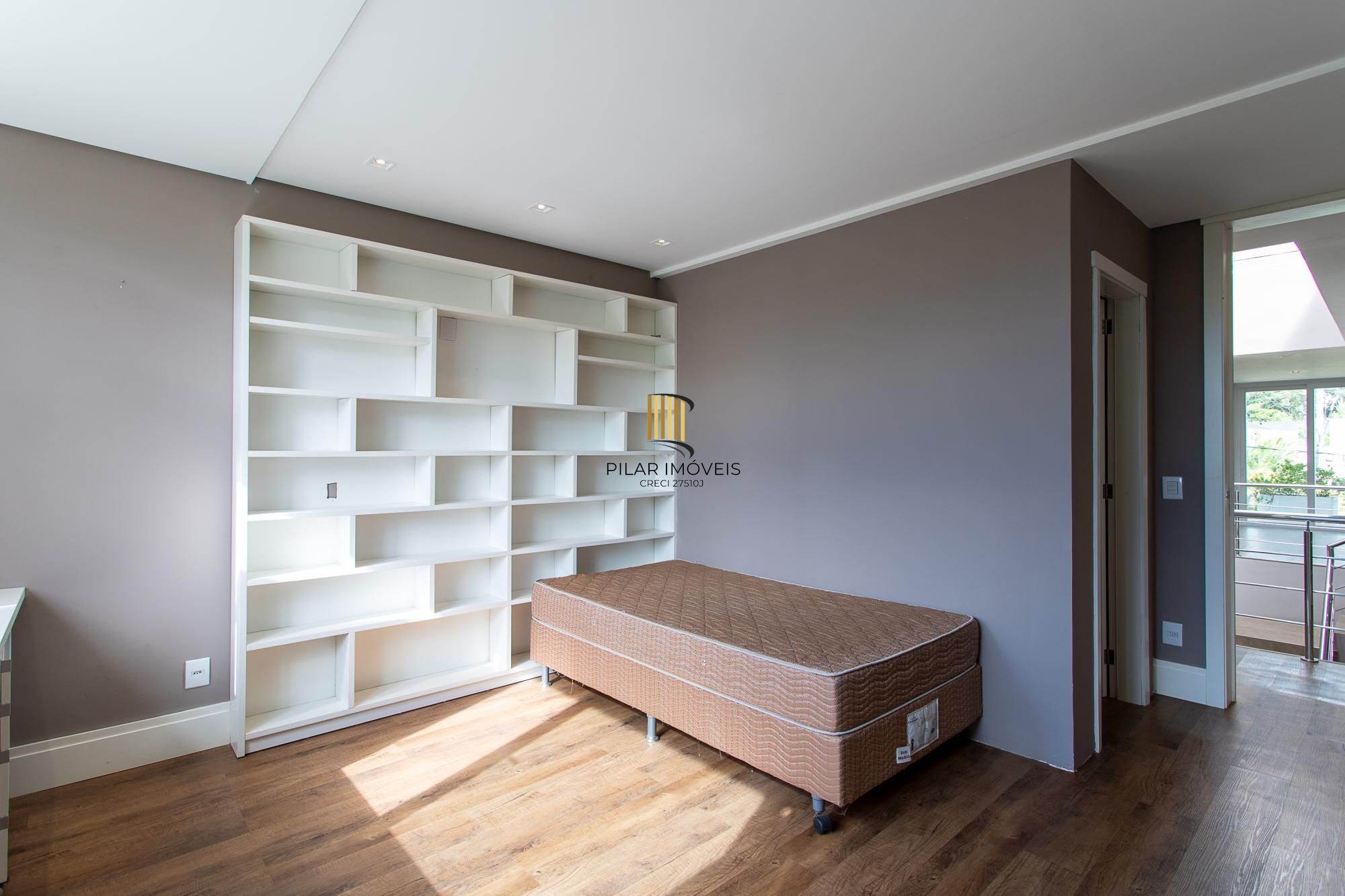 Casa de Condomínio 4 dormitórios no bairro Terraville