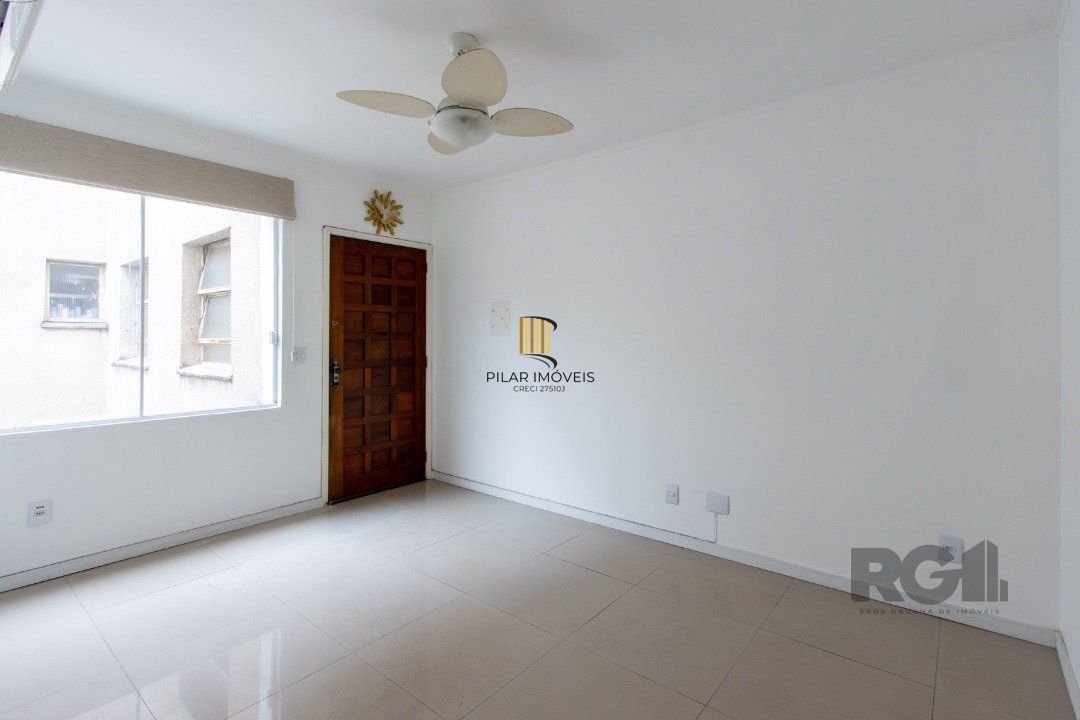 Apartamento reformado,  2 quartos, elevador - Centro Histórico
