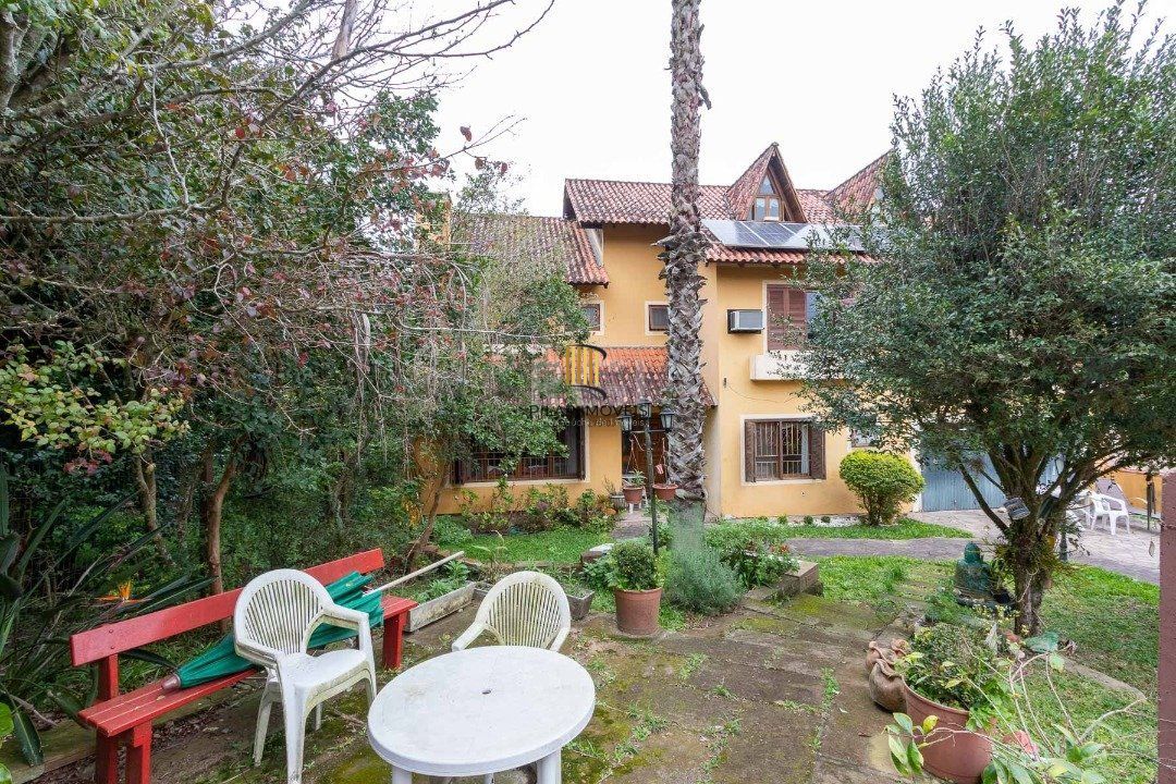 Casa Condominio para Venda - 386m², 3 dormitórios, sendo 2 suites, 2 vagas - Espirito Santo