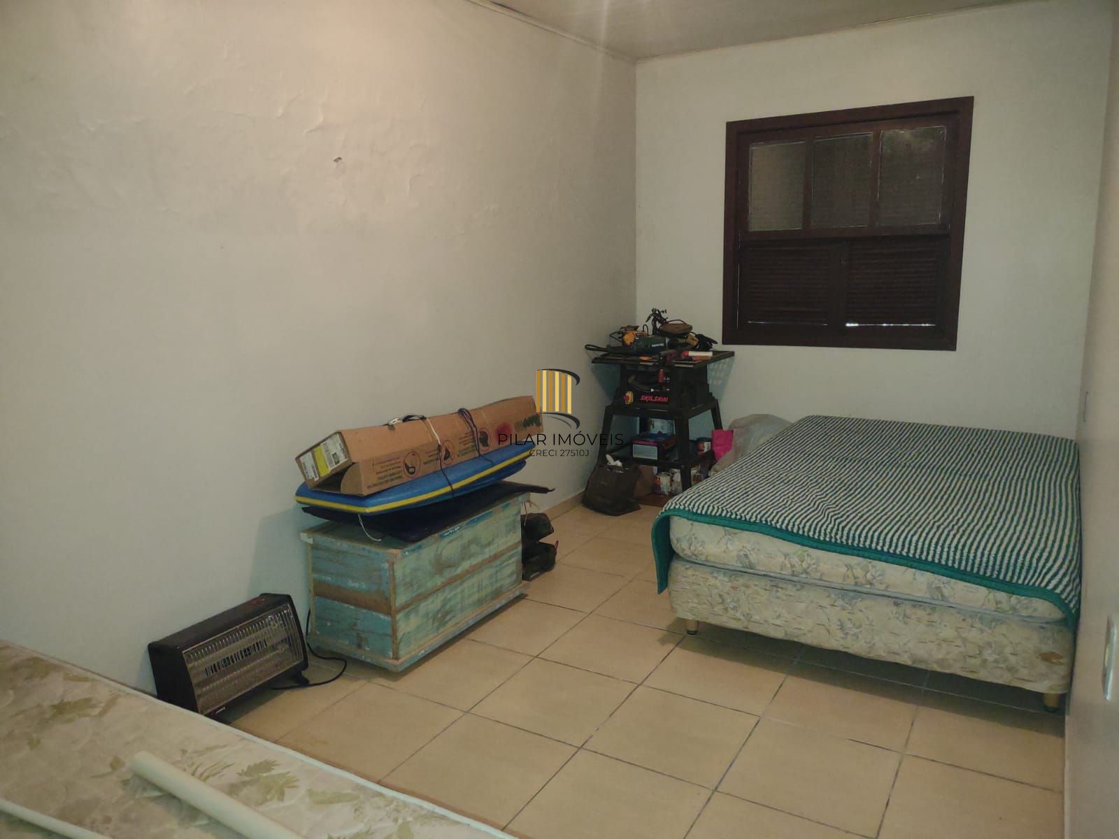 Casa com 4 quartos, suíte, piscina, lareira, churrasqueira em um terreno de 616m².