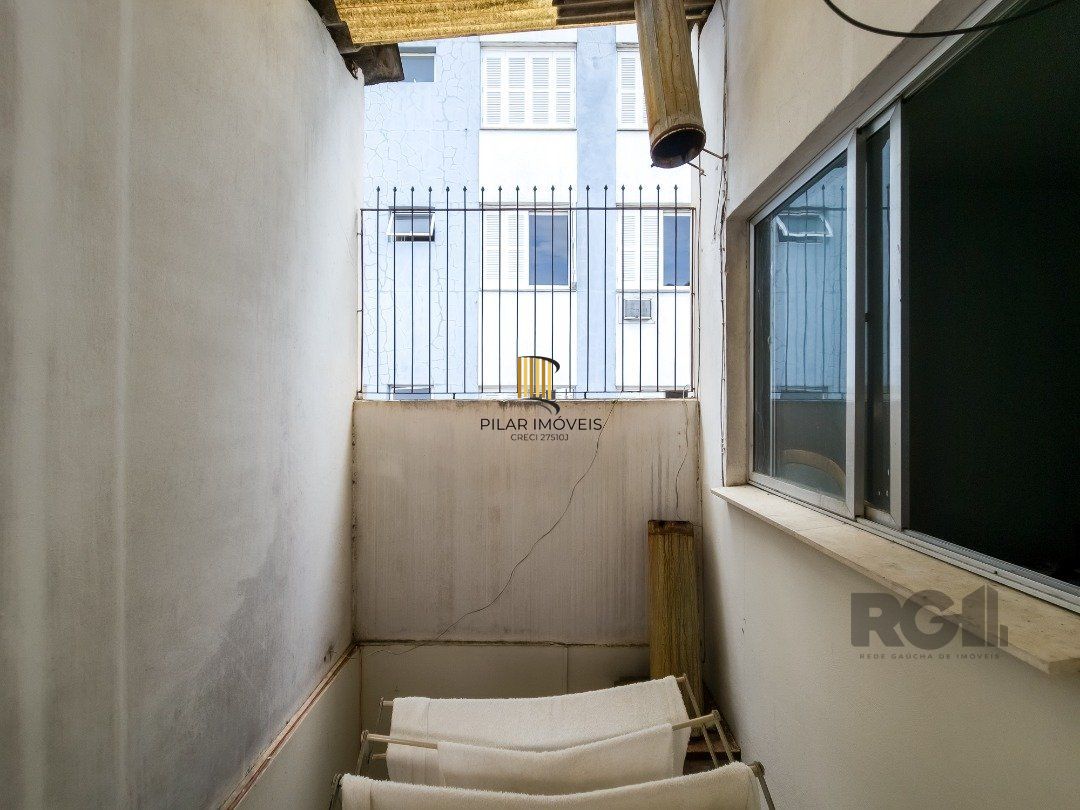 Casa para Venda - 210m², 3 dormitórios, sendo 1 suites, 2 vagas - Tristeza