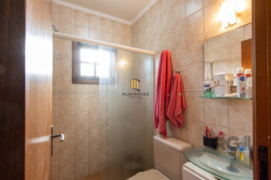 Casa para Venda - 180.3m², 3 dormitórios, sendo 1 suites, 3 vagas - Guarujá