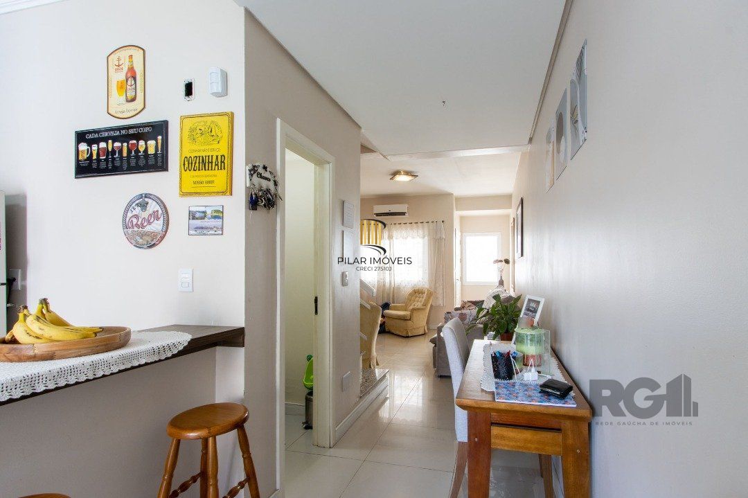 Casa 2 dormitórios no bairro Guarujá