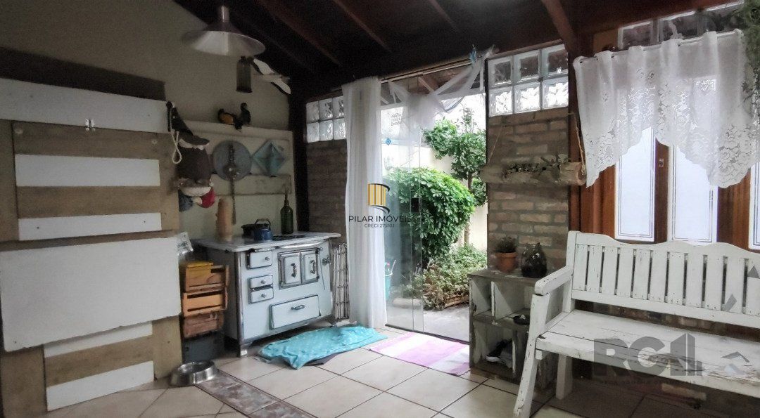 Casa para Venda - 116.48m², 3 dormitórios, sendo 1 suites, 2 vagas - Guarujá