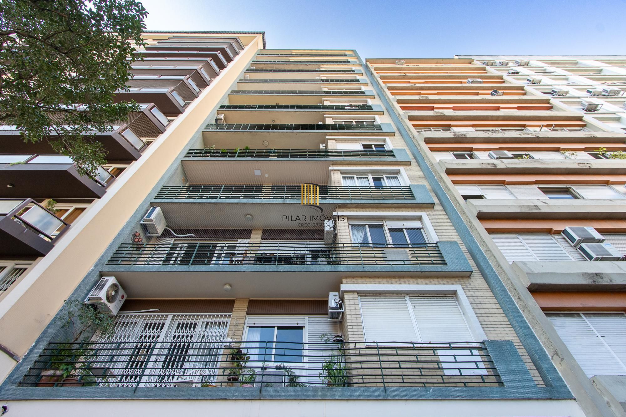 Apartamento 3 Dormitórios Ensolarado no Centro de Porto Alegre