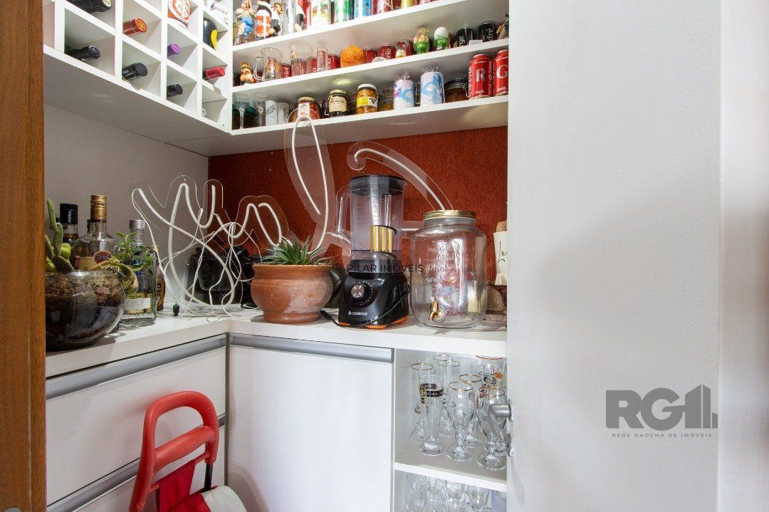 Apartamento com 3 dormitórios. sendo 1 site