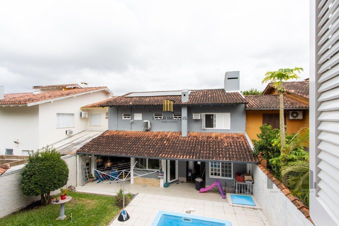 Casa 4 dormitórios no bairro Ipanema