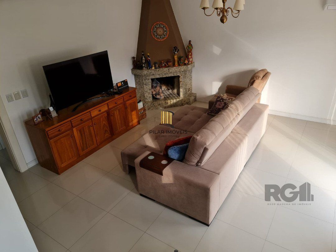 Casa 3 dormitórios no bairro Hípica