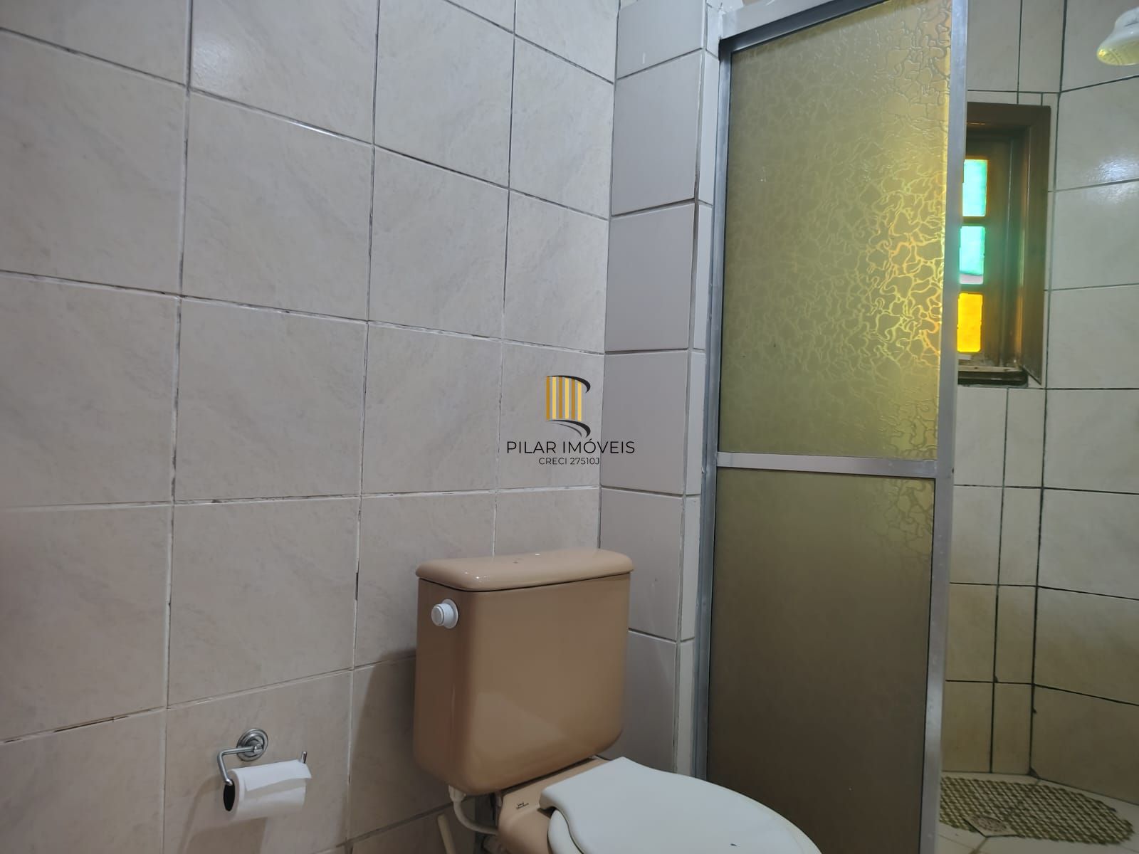 Casa de 4 dormitórios, 1 suíte e 4 vagas de garagem no bairro Cavalhada.