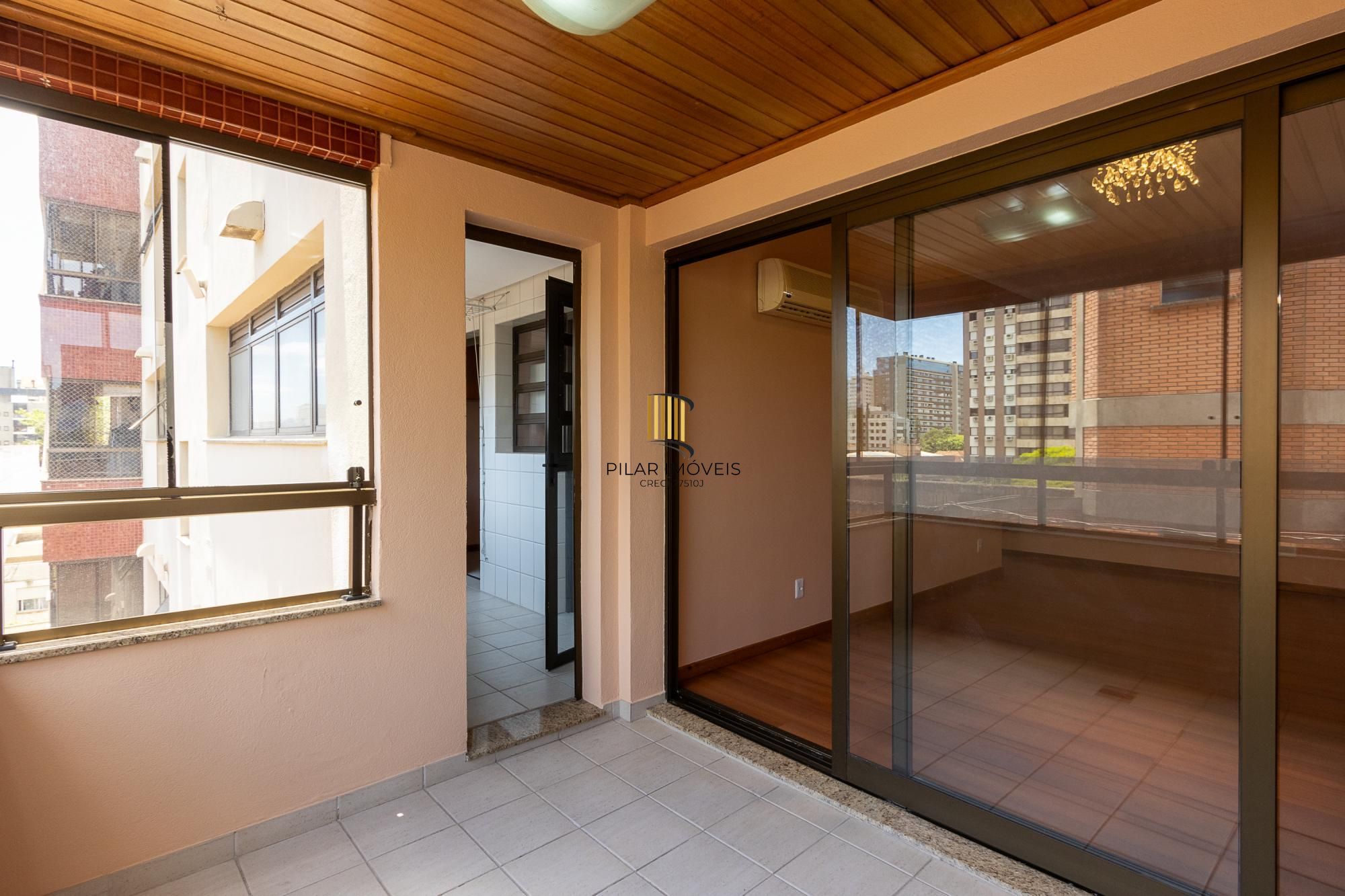 Apartamento 3 quartos, 1 suite, dependência, sacada com churrasqueira, 2 vagas - Bairro Menino Deus