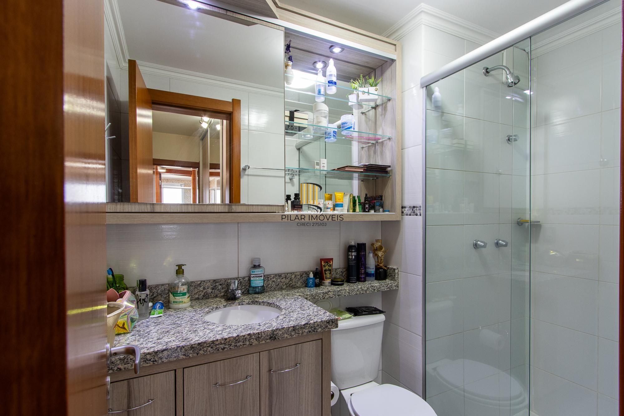Apartamento, 2 dormitórios e 1 vaga, bairro Jardim Carvalho.