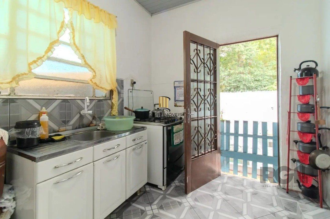 Casa para Venda - 251m², 5 dormitórios, 3 vagas - Nonoai
