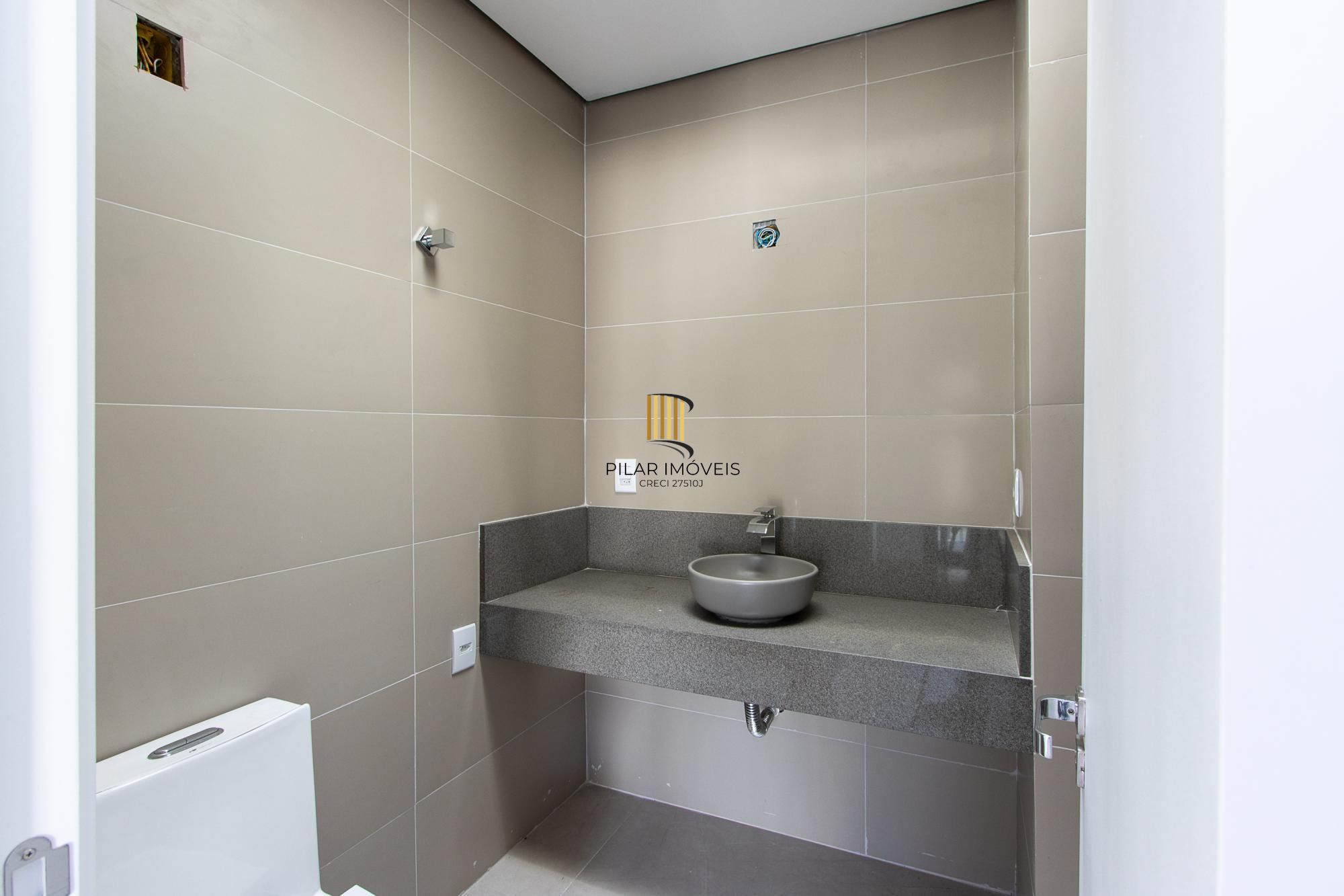 Casa de condomínio, 3 dormitórios, 3 suítes.