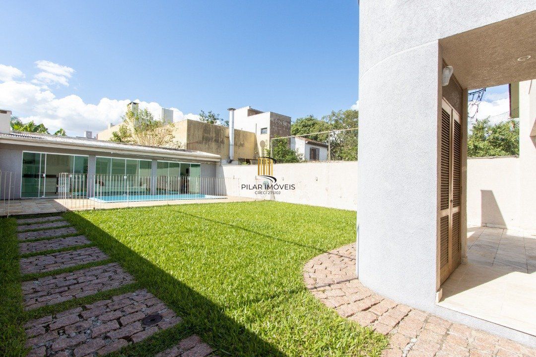 Casa 4 dormitórios no bairro Teresópolis