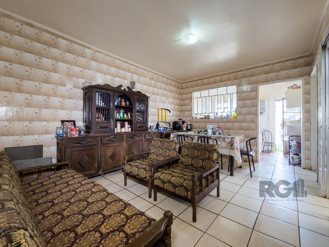 Casa para Venda - 210m², 3 dormitórios, sendo 1 suites, 2 vagas - Tristeza