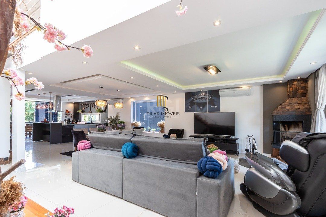 Casa para Venda - 420m², 3 dormitórios, sendo 3 suites, 8 vagas - Ipanema