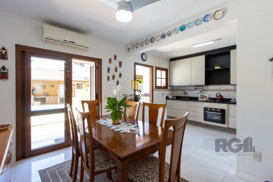 Casa com 3 dormitórios, sendo 1 suíte para venda  no bairro Hípica