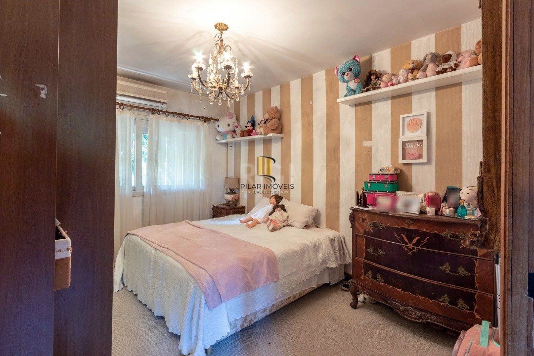 Casa para Venda - 418m², 4 dormitórios, sendo 1 suites, 2 vagas - Jardim Isabel