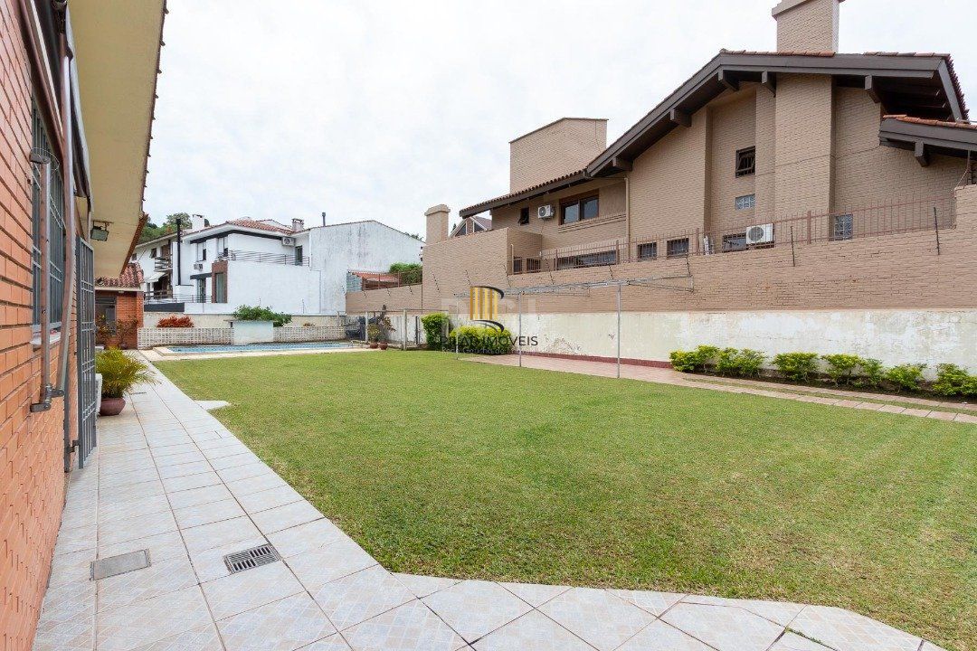 Casa para Venda - 280m², 4 dormitórios, sendo 1 suites, 3 vagas - Vila Assunção