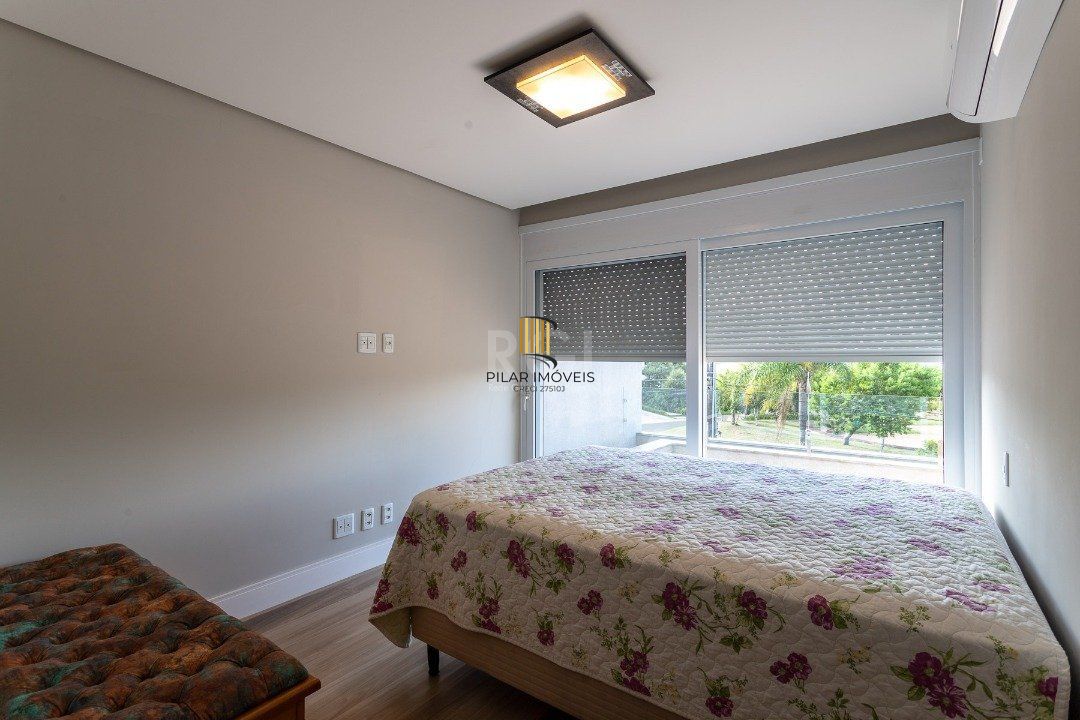 Casa Condominio para Venda - 380m², 3 dormitórios, sendo 3 suites, 6 vagas - Terra Ville