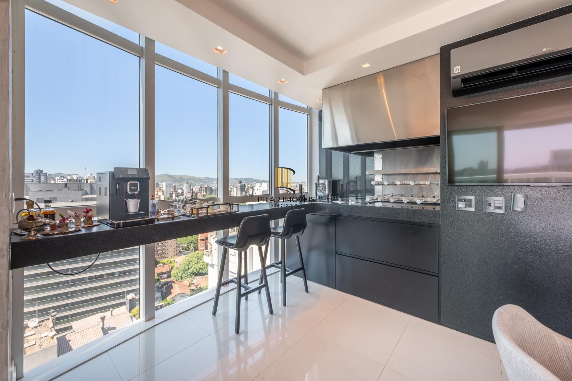 Apartamento com 204m², 3 dorm, 5 vagas no Petrópolis