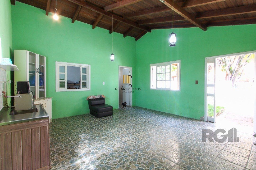 Casa 04 dormitórios, 02 suítes, living 02 ambientes