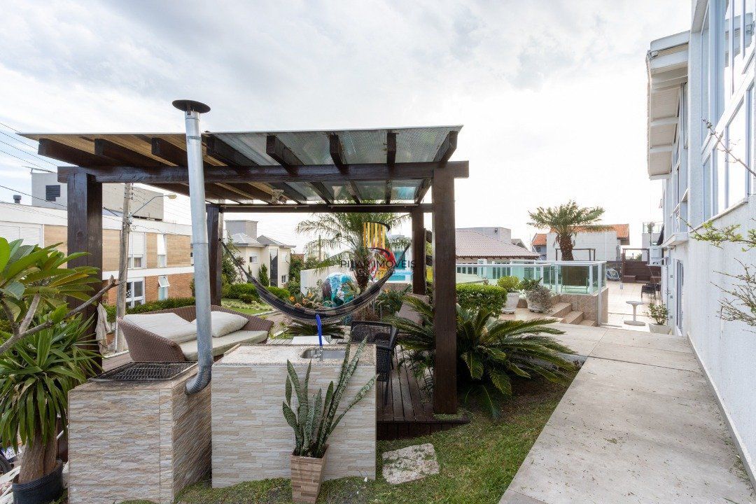 Casa de Condomínio 6 dormitórios no bairro Nonoai