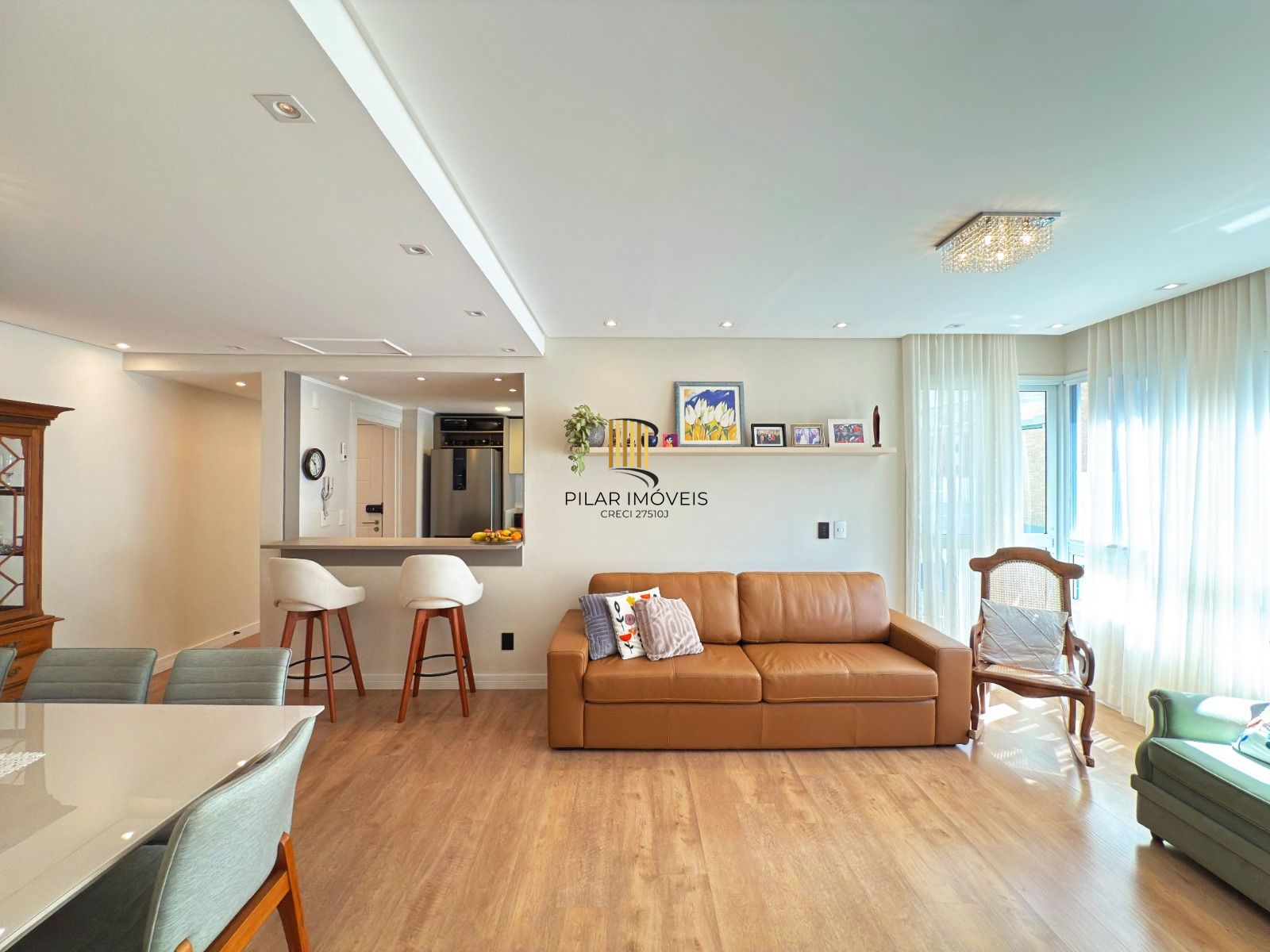 Excelente apartamento de 3 dormitórios, 1 suíte e 2 vagas de garagem.