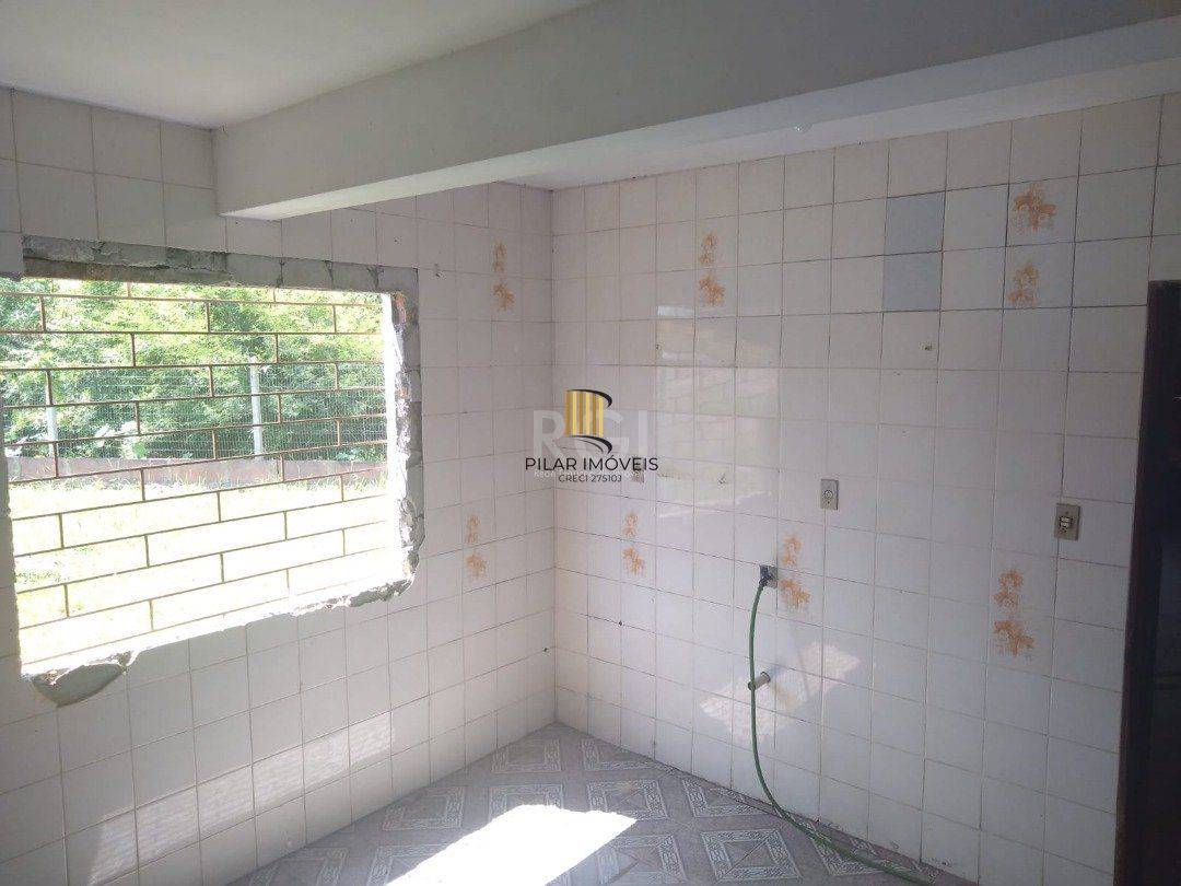Casa para Venda com 2 dormitórios e 3 vagas no bairro Belém Novo
