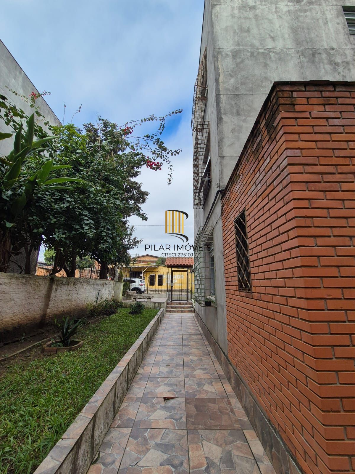 APARTAMENTO 02 DORMITÓRIOS NO BAIRRO CAMAQUÃ