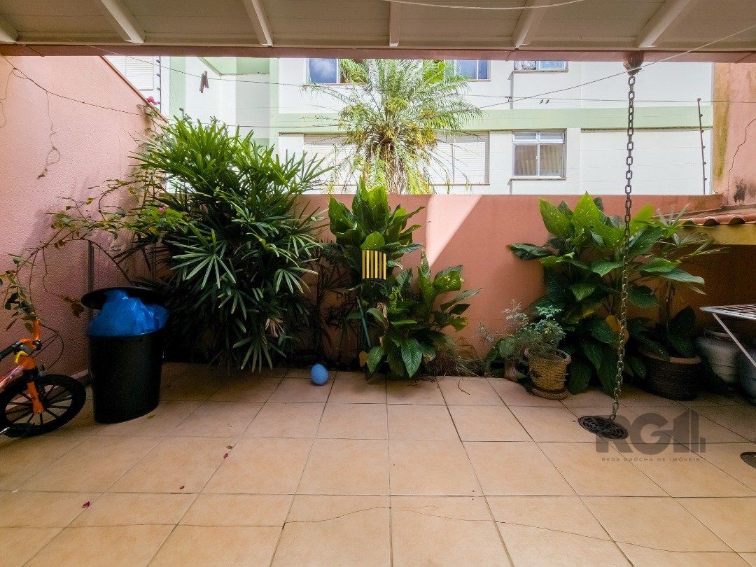 Casa de Condomínio 3 dormitórios no bairro Tristeza