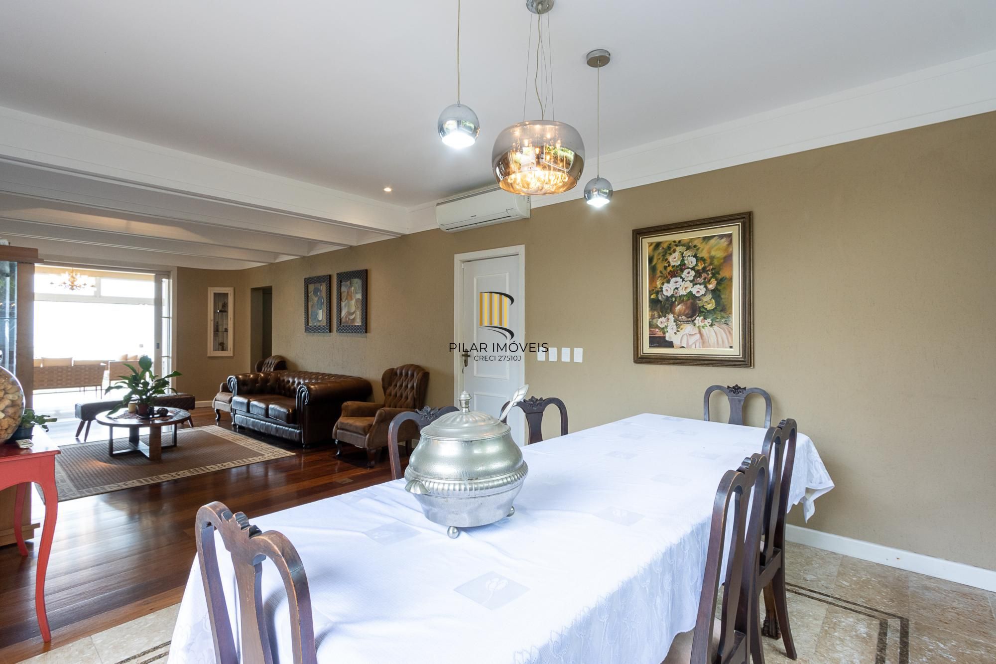 Casa 4 dormitórios no bairro Vila Conceição