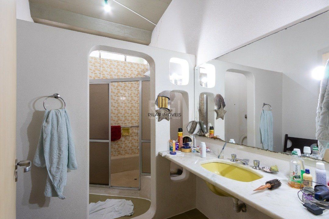 Casa para Venda - 600m², 3 dormitórios, sendo 1 suites, 8 vagas - Vila Assunção