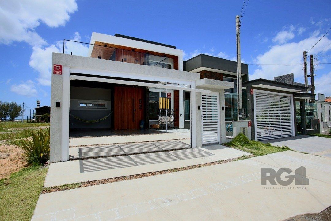 Casa 3 dormitórios no bairro Zona Nova - Pilar Imóveis