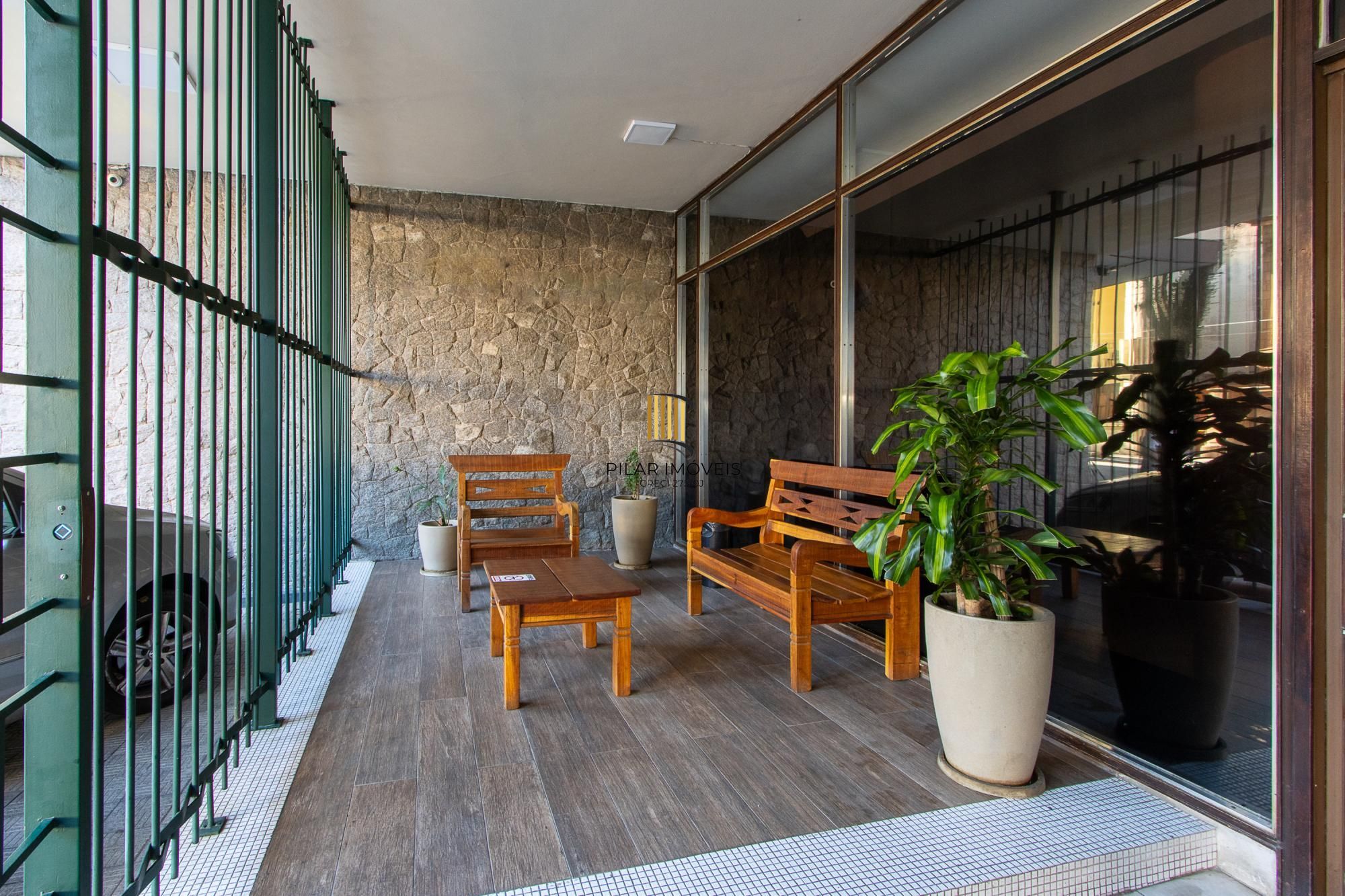 Apartamento 3 Dormitórios Ensolarado no Centro de Porto Alegre